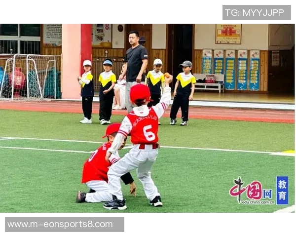 幼儿园足球比赛精彩纷呈小小球员展现团队合作与运动精神